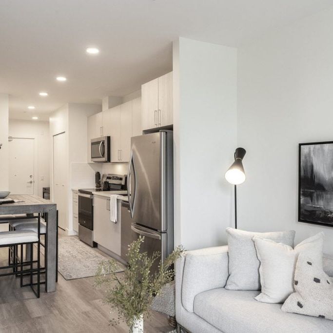 The CoMo Apartments - Photo 1