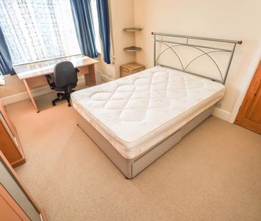 Gorsecliff Road, Winton - Photo 1