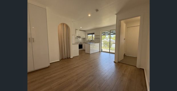 3 bedroom renovated home in tranquil location - Photo 1