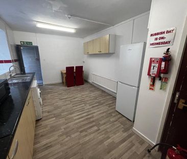 2 bedroom flat to rent - Photo 6
