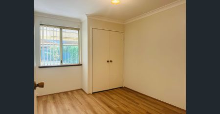 Groovy Glassby - Photo 5