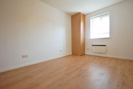 Dalrymple Close, Southgate, N14 - Photo 3