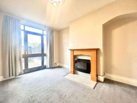 Bradley Lane, Bilston, WV14 - Photo 2