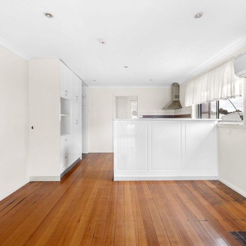 Comfortable Living! - Photo 1