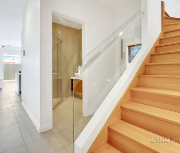 16 Methven Street, Brunswick East - Photo 2