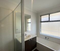 Large 4x2 Family Home - Photo 3