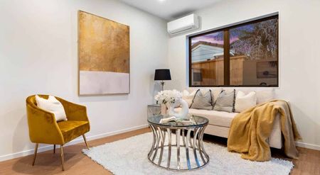 Modern Townhouse – Prime Massey / Royal Height... - Photo 4