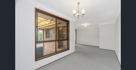 Three Bedroom Home in an Excellent Robina Location! - Photo 2