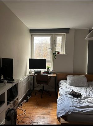 3 Bed Flat, Renton Close, SW2 - Photo 1