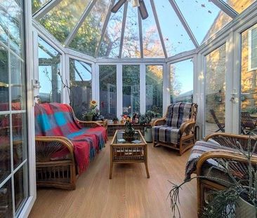 Larksfield, Englefield Green, Egham, TW20 - Photo 3