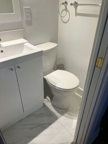 For Lease - 2 Grittani Lane, Toronto, Ontario - Photo 3