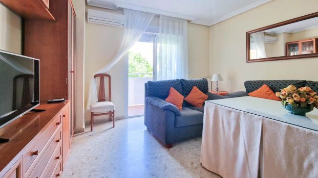 Apartamento de alquiler en Plaza Virgen de la Victoria, Maria Auxiliadora - Barriada de Llera - Foto 1