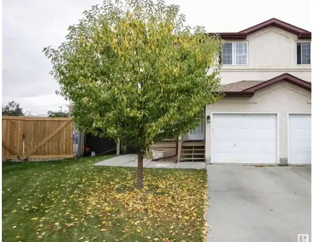 Beautiful half duplex | 9144 165 Avenue Northwest, Edmonton - Photo 1