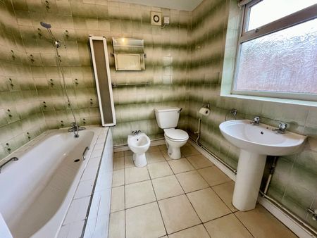 3 Bedroom House To Rent - Photo 2