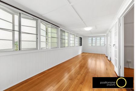 Charming Queenslander With Exceptional Space & Lifestyle Convenience - Photo 5