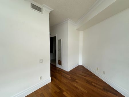 For Lease - 15 Windermere Avenue Unit# 2310, Toronto, Ontario - Photo 5