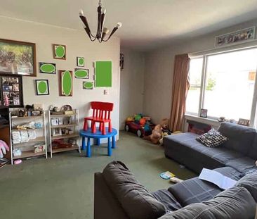 An old house with new shower, new aircon - Photo 2