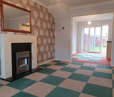 Selwyn Gardens, Boyatt Wood - Photo 1