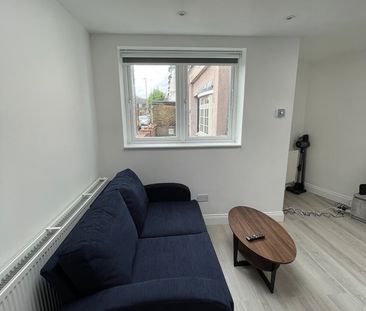 1 Bed Flat, Cavendish Road, SW12 - Photo 1