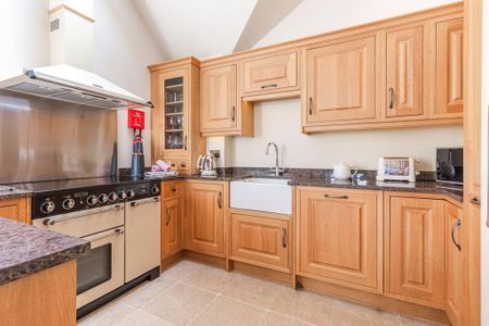 2 bedroom end of terrace house to rent - Photo 4