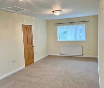 4 bedroom semi-detached house to rent - Photo 3