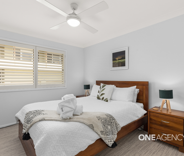 MODERN COASTAL COMFORT IN THE HEART OF VINCENTIA - Photo 3