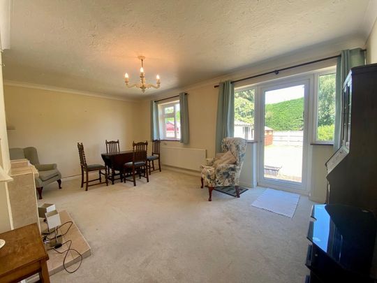 3 bedroom detached bungalow to rent - Photo 1