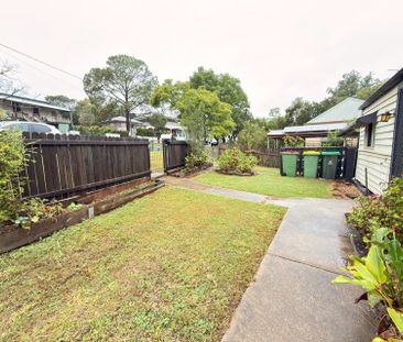 Two Bedroom Home With HUGE Backyard! - Photo 6