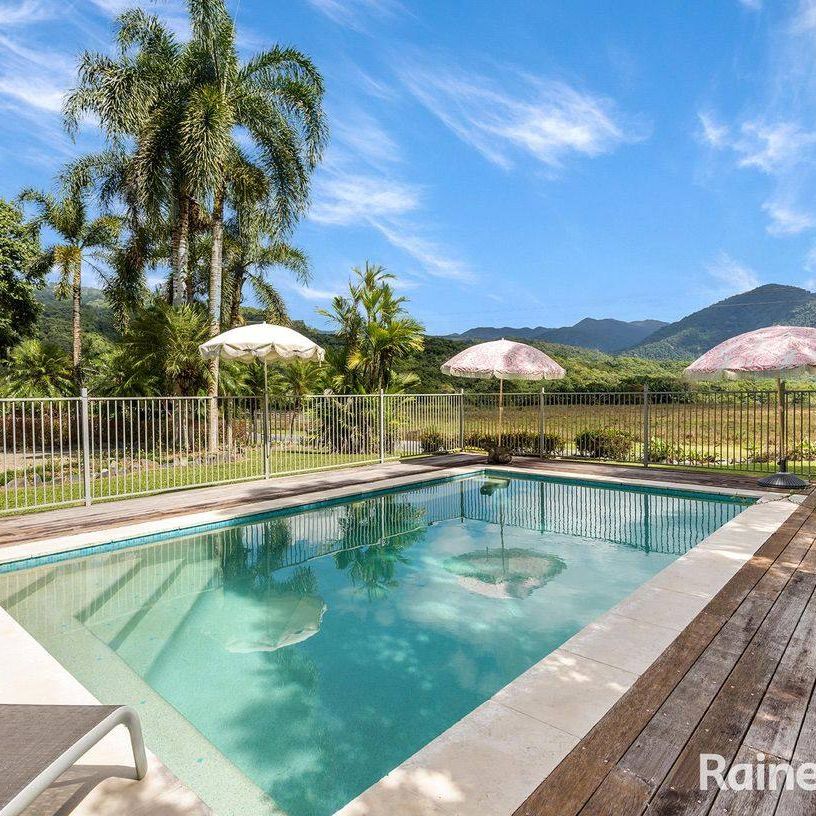 4 Bedroom Furnished Home with Pool & Stunning View! - Photo 1
