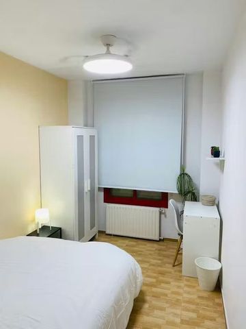 Calle Santanderina, Madrid, Community of Madrid 28053 - Photo 3