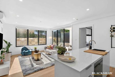 Modern Luxury Nestled in Tuggeranong Creek - Photo 2