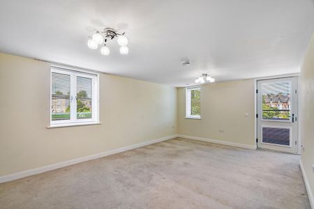 2 bedroom retirement property to rent - Photo 3
