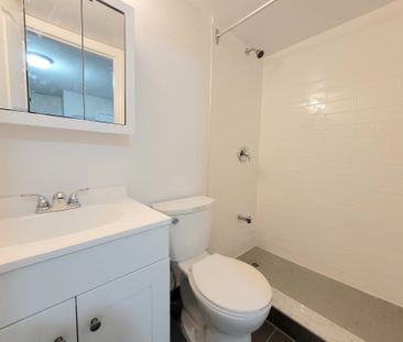 For Lease - 1371 King Street Unit# 305, Toronto, Ontario - Photo 3