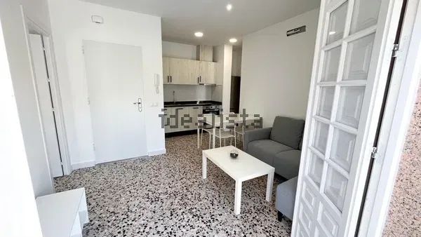 Alquiler de piso en Centro - Photo 1