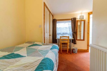 2 Neville Terrace - Photo 5