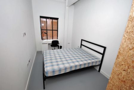 6 bedroom flat to rent - Photo 2