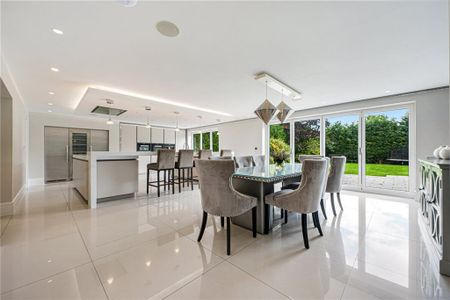 5 bedroom detached house to rent - Photo 5