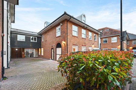 Harvest Lane, Thames Ditton, KT7 - Photo 2