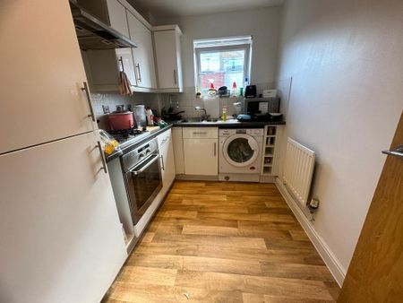 2 bedroom flat to rent - Photo 4