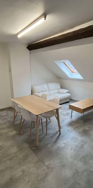 Location Appartement 1 pièce 35m² AVESNES SUR HELPE 59440 - Photo 1