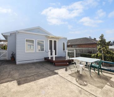 Charming Rosebud Cottage with Coastal Character - Available Furnish... - Photo 2