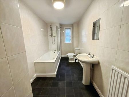 1 bedroom Flat To Let - Photo 5