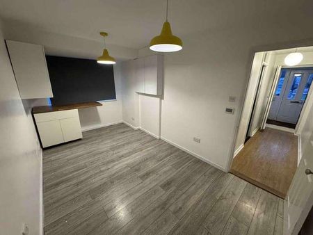 Derwent Road Thatcham, RG19 - Photo 5