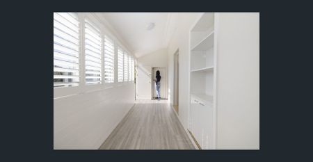 Refreshed classic home in quiet family pocket - Photo 5