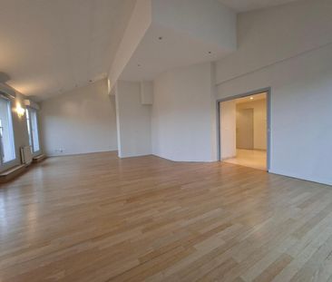 Location Appartement 5 pièces 121m² LYON 6ème - Photo 1