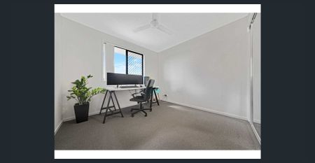 Comfortable Family Home in a Convenient Hillcrest Location - Photo 3