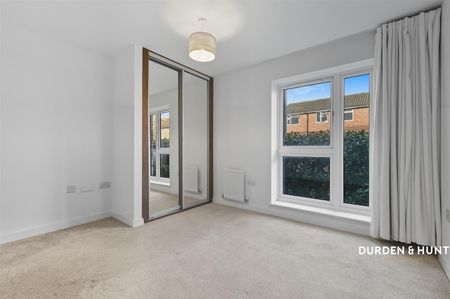 Newmans Lane, Loughton - Photo 5