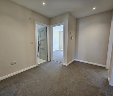 4 bedroom detached house to rent - Photo 1