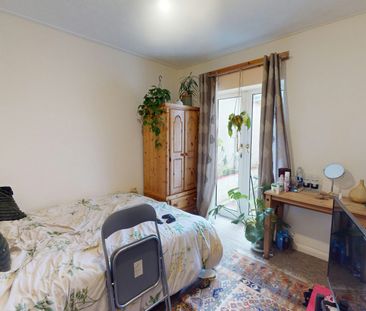 Terraced House to rent on - Photo 3