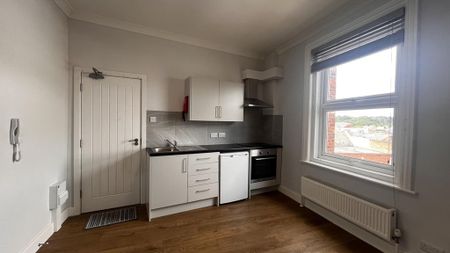 1 bedroom house of multiple occupation to rent - Photo 3